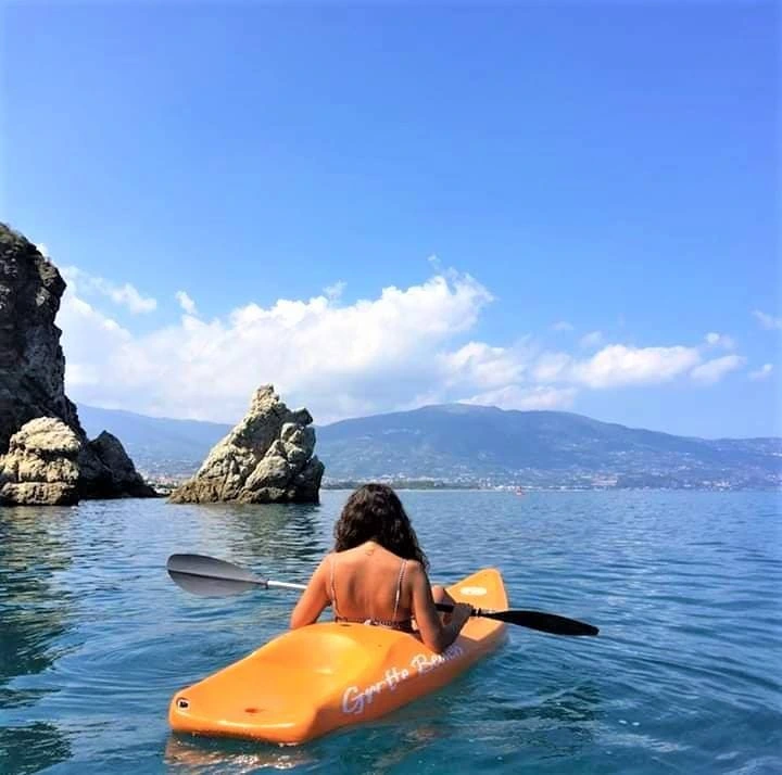 Canoa Grotte Beach